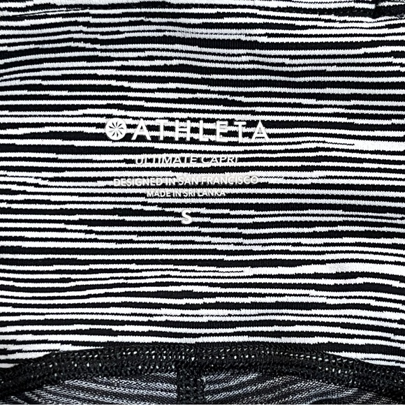 Athleta Ultimate Linear Lines Capri Legging Size S - Picture 4 of 4